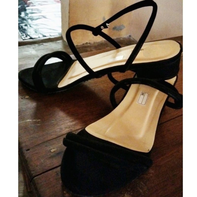 sandal hak tahu wanita pendek 3cm santai