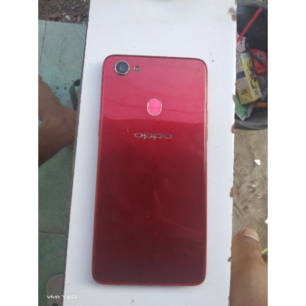 Oppo F7 matot