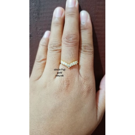 Cincin v fuji , Aurel ready kembali, cantik ,mewah