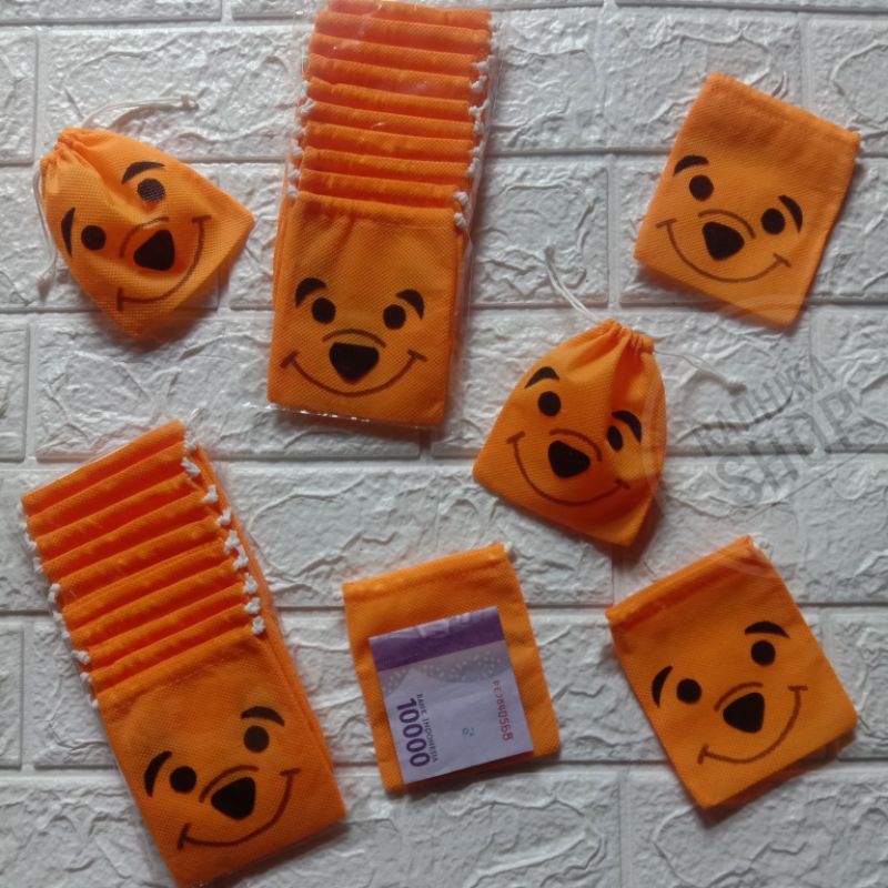 

Amplop angpau lebaran serut karakter winnie the pooh (harga perbiji)