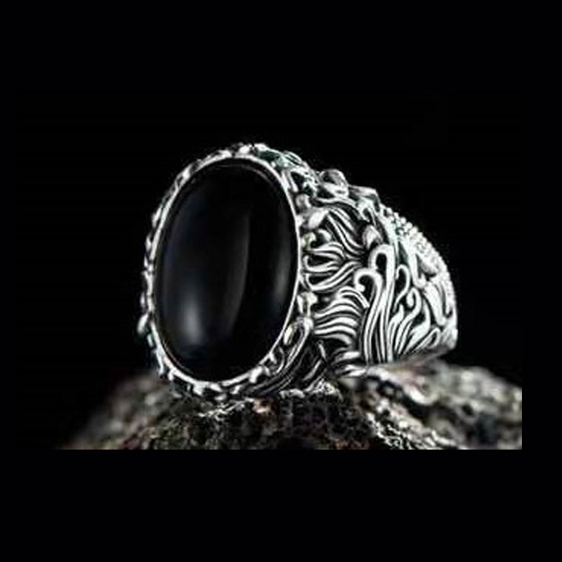 Cincin Bentuk Oval Bahan Stainless Warna Hitam Gaya Vintage Untuk Pria