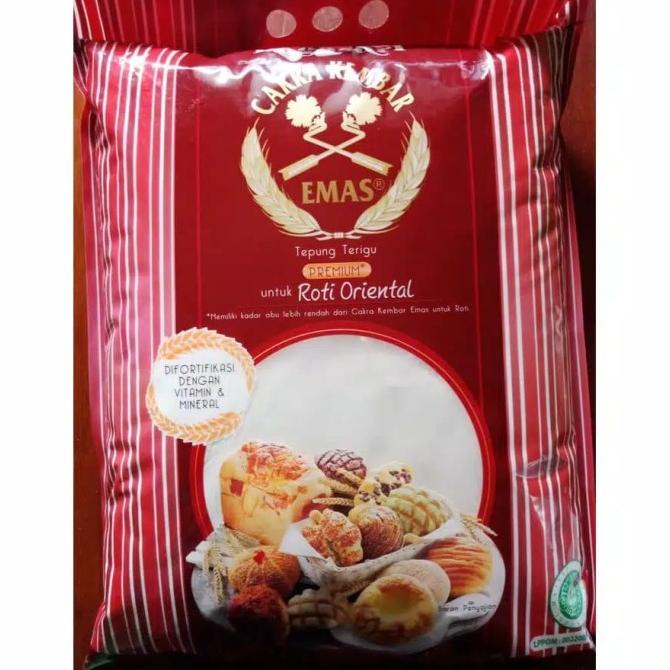 

Tepung Terigu Cakra Kembar Emas Bogasari (Roti Oriental) 5 kg