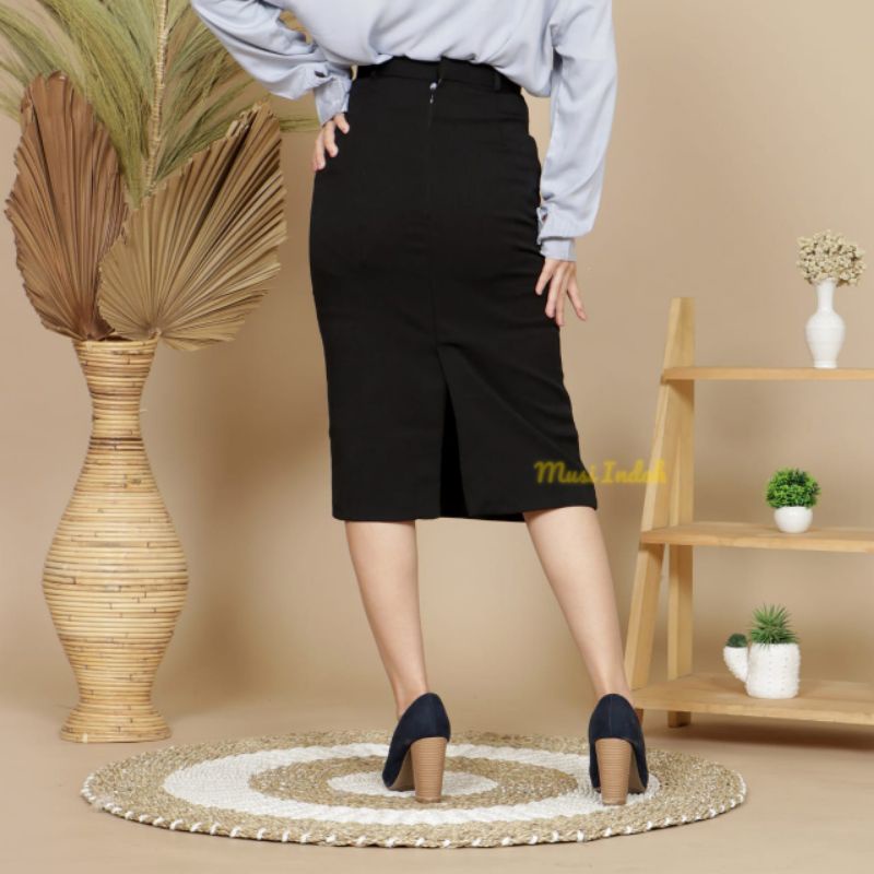 Rok Kerja Pendek Hitam 7/8 Span Bahan Formal Premium