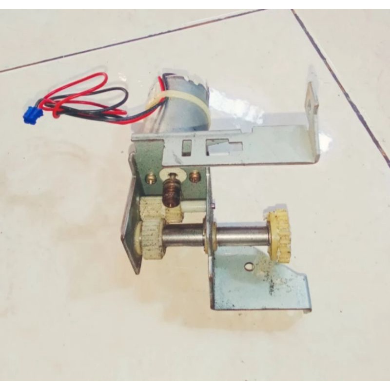 Motor DC Hosiden FH7-1861 0.6 Amp motor gearbox 12-21vdc