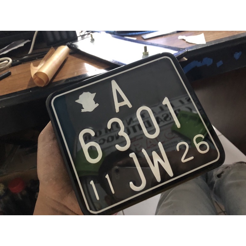 Plat nomor vespa akrilik ( satu pcs )