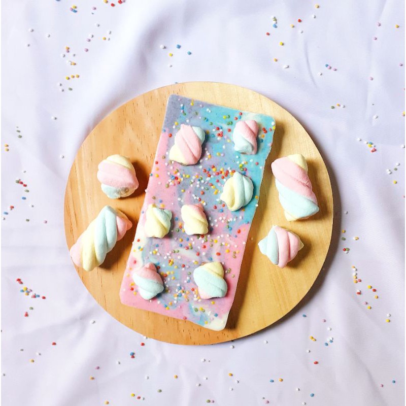 

marshmallow chocolate bark — unicorn series