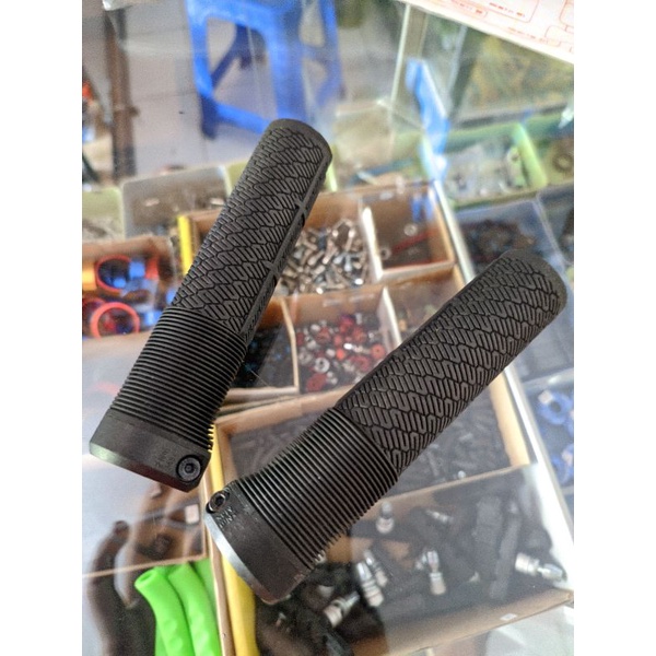 Hand grip entity singel lock original polygon