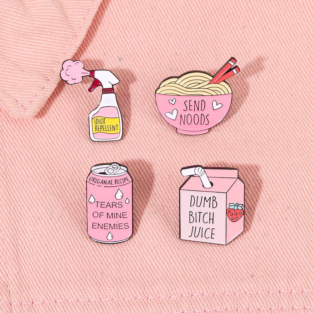 Bros Pin Enamel Desain Kartun Pembersih Mie Strawberry Jus Untuk Aksesoris Perhiasan