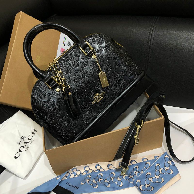 coach Alma Sling bag