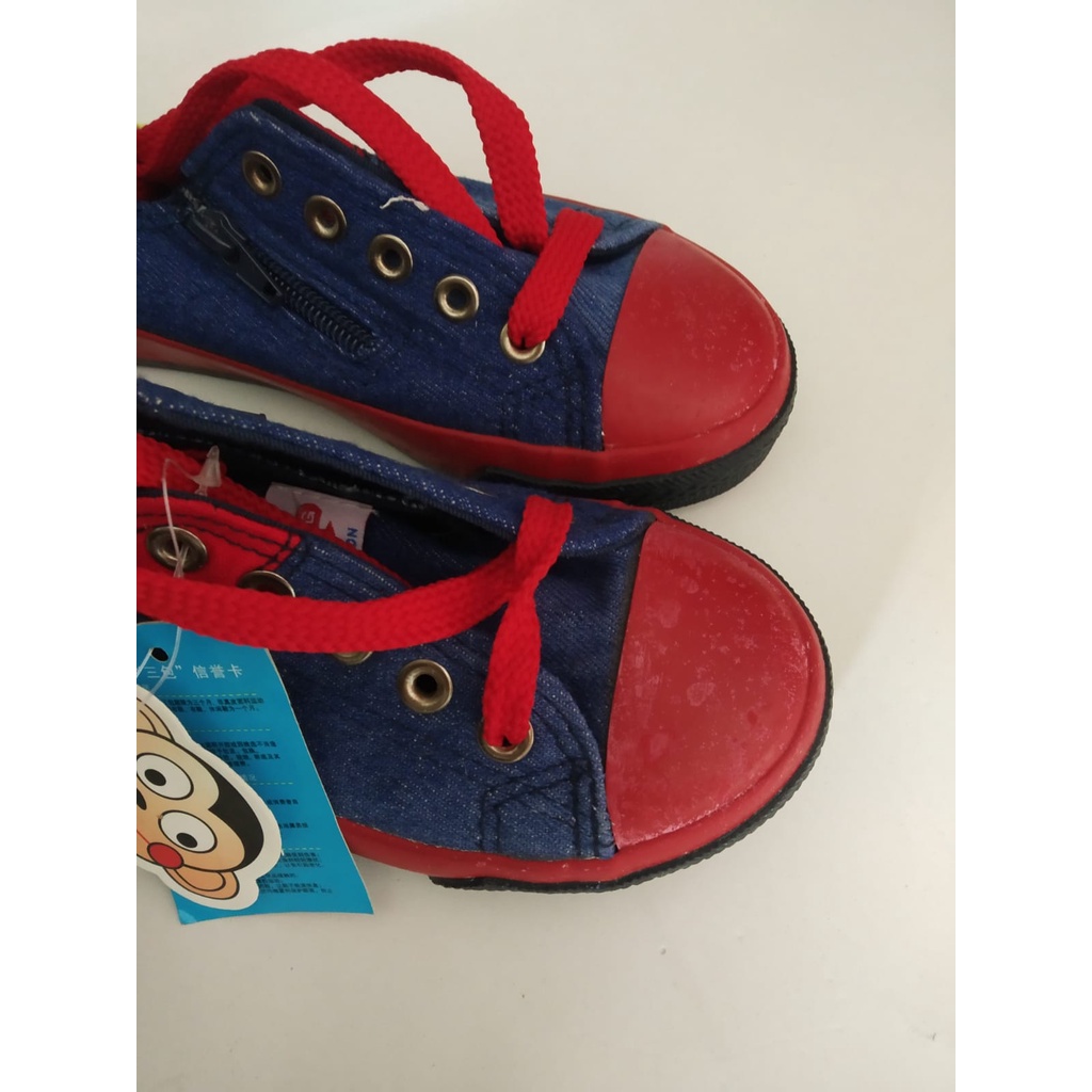 sepatu anak model sneakers Tali Merah