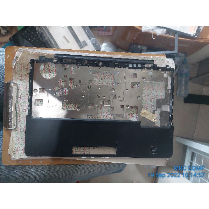 Dell Latitude E7240 Palmrest Touchpad Assembly V2VR6