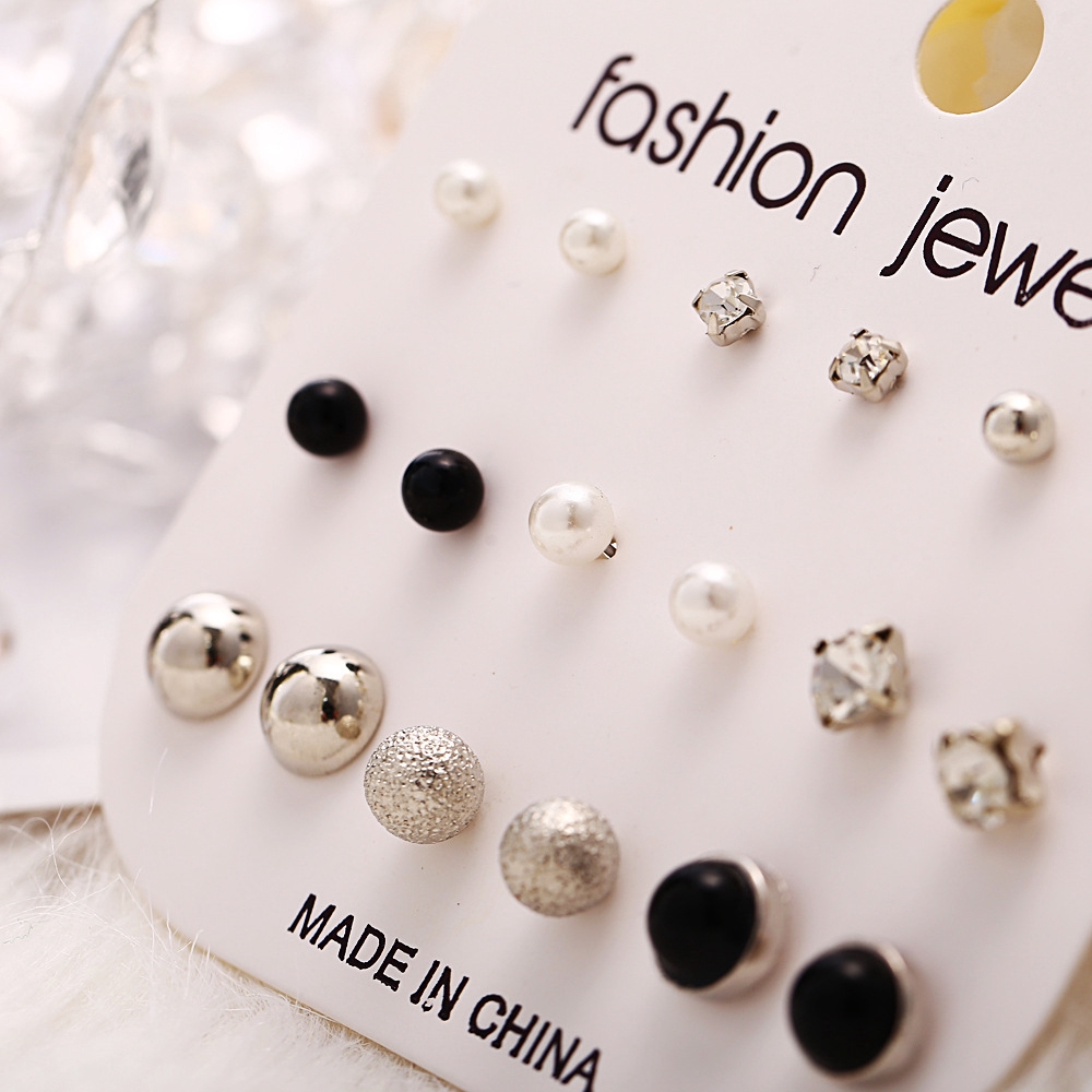 Set Anting Stud Bentuk Geometris Aksen Mutiara Imitasi Warna Silver Untuk Wanita