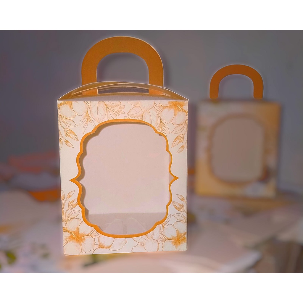 

BOX SOUVENIR 9x9x11 GOLD IVORY