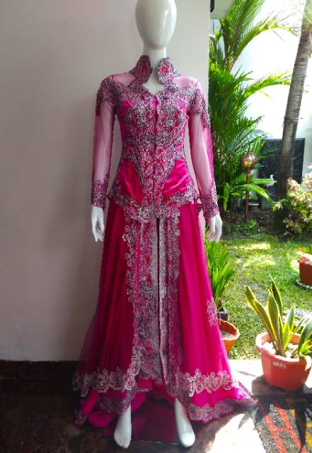 Kebaya bludru manten