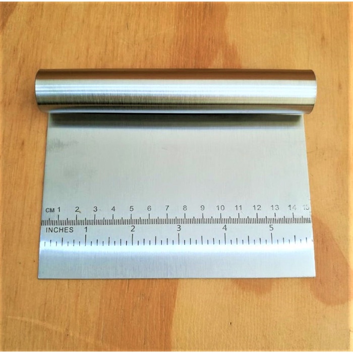 

KUE-PENGHIAS-ALAT- SCRAPPER DIVIDER STAINLESS STEEL PEMOTONG ADONAN BAHAN KUE BUTTERCREAM -ALAT-