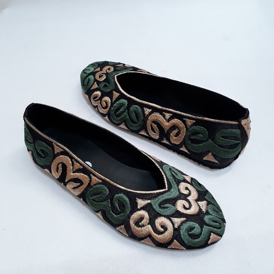 etnik fashion sepatu wanita flat slip on bordir kumis hijau