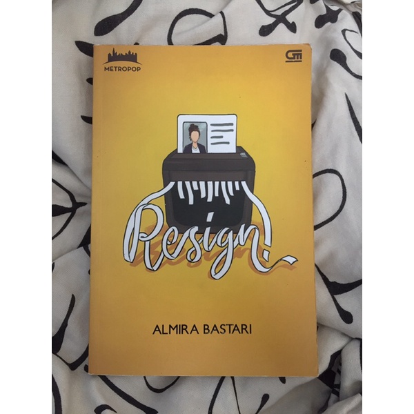 [PRELOVED] Buku Resign - Almira Bastari