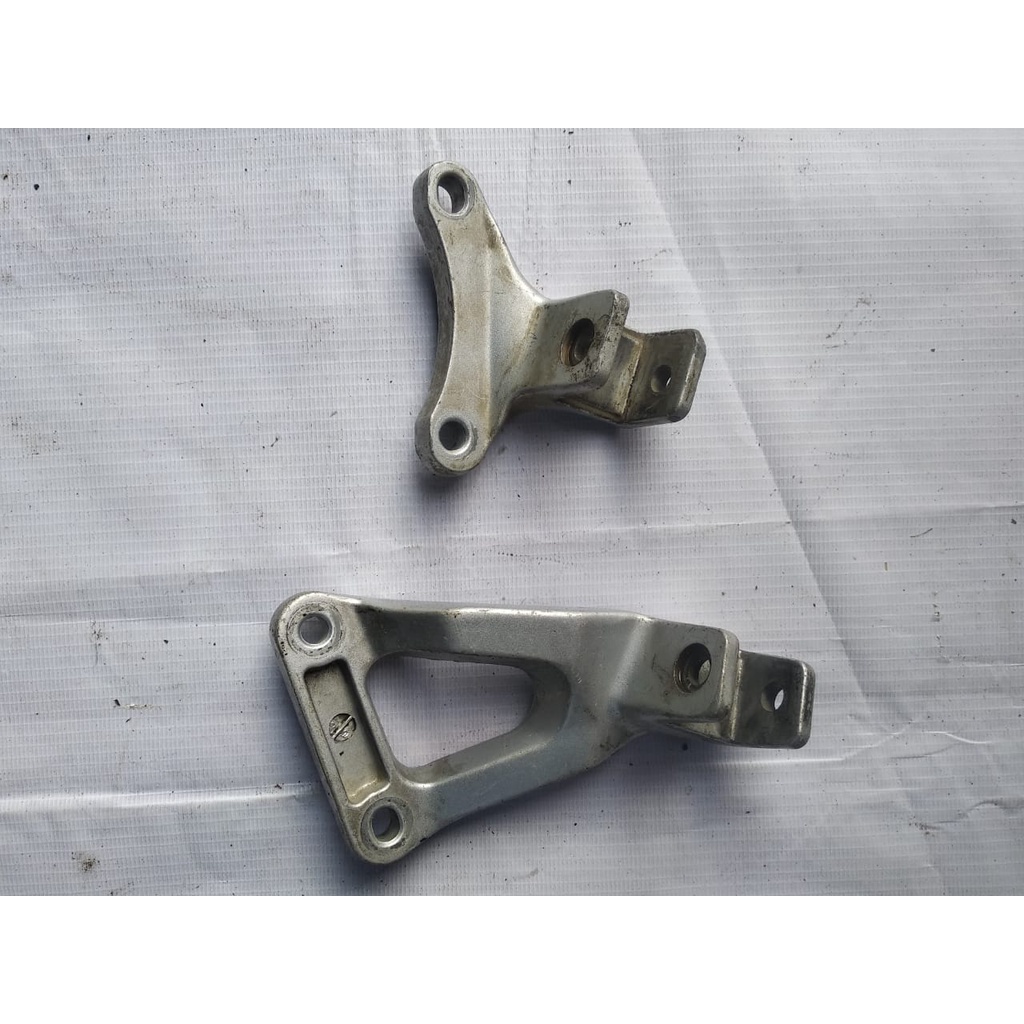 sepasang footstep pijakan kaki belakang kanan kiri yamaha mio smile ori