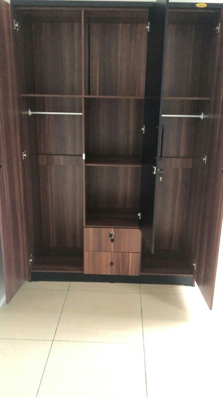 Lemari Pakaian 3 Pintu Cermin Lp 32 Ly