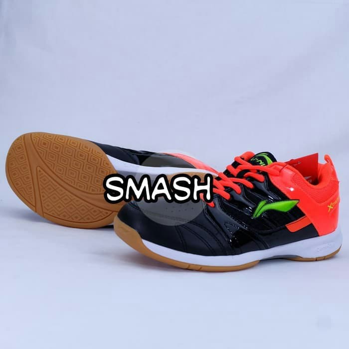 sepatu badminton lining smash hitam original