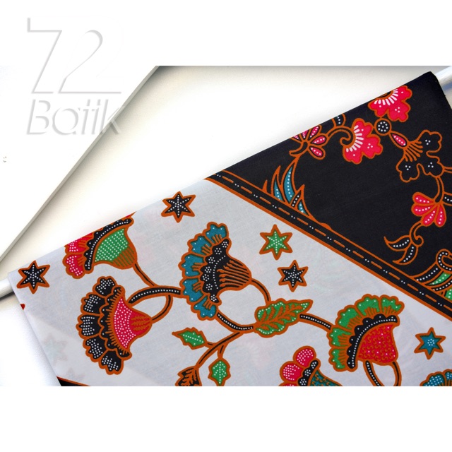 KAIN BATIK KATUN Premium Motif Burung Multi Motif Warna Putih Merah Hijau Hitam 727618 Cap 72 Jarik Jarit Samping Kebat Panjang Batik Katun Modern Premium Bahan Seragam Batik Pernikahan Kantor Keluarga Murah Kamen Jadi Batik Bali Lembaran