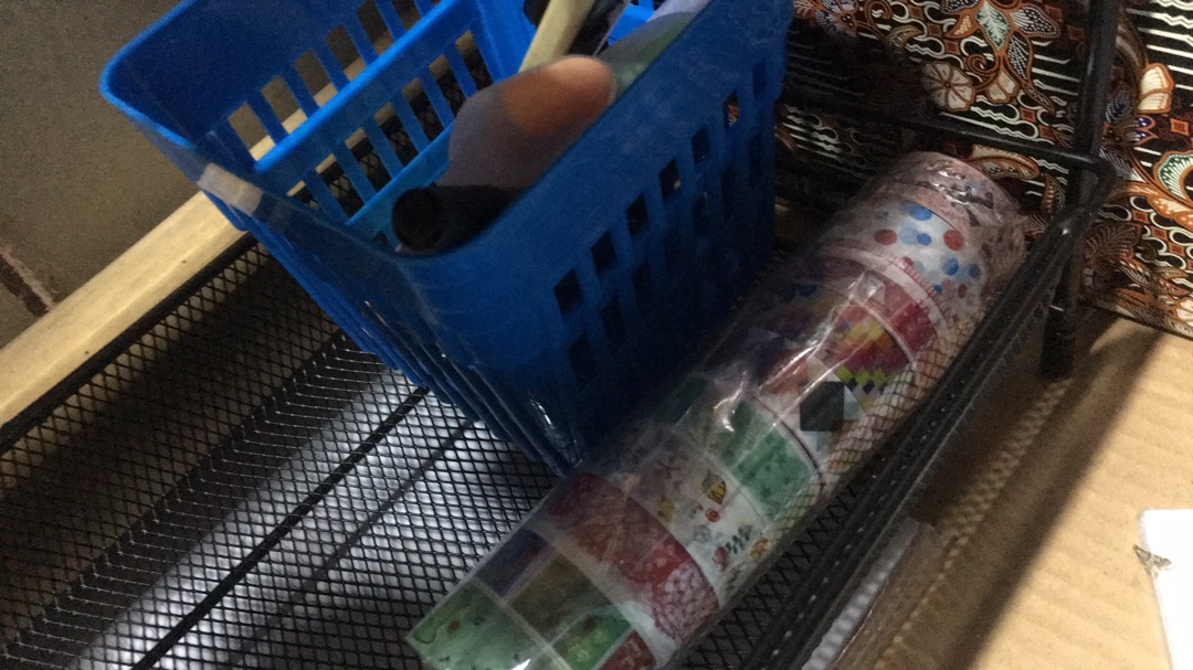 Desk Set Plastic / Pen Holder Plastik / Tempat Alat Tulis Keranjang Plastik