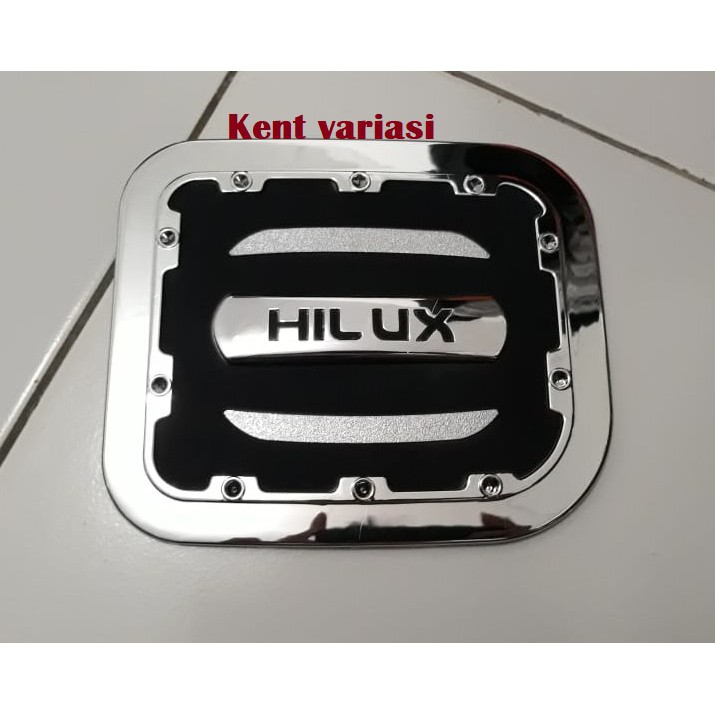 tank cover Hilux hitam list chrome