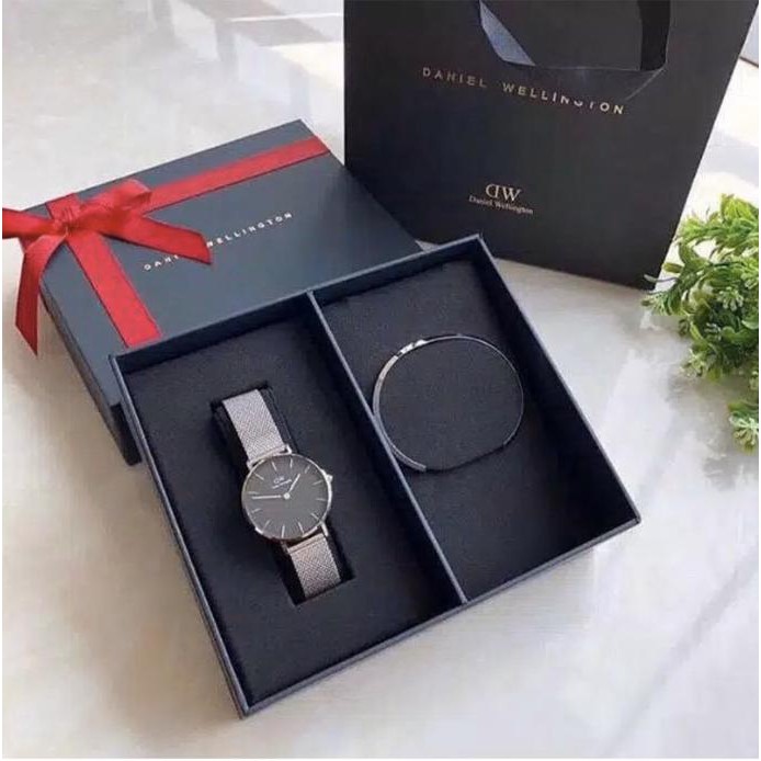 JAM TANGAN WANITA DW FREE SET GELANG ORI