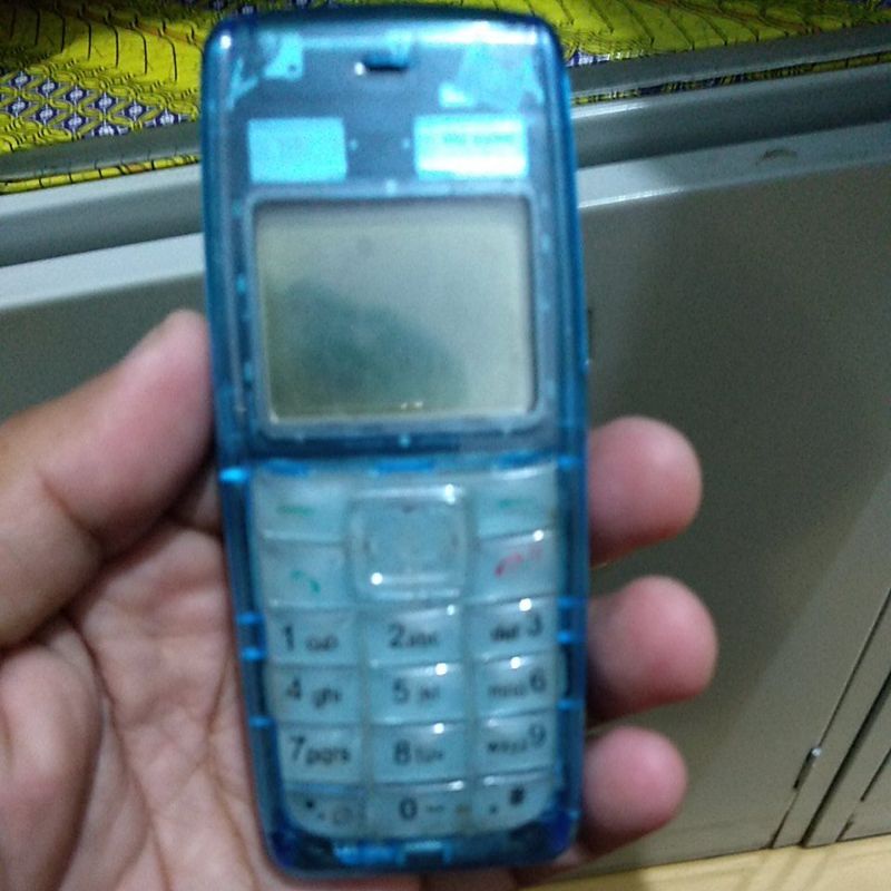 barang antik Nokia jadul transparan