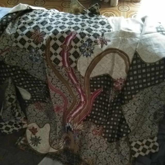 Kemeja Batik Semi Sutra Silky Premium Motif Manuk Ireng Eksklusif - Kemeja Batik Pria Lengan Panjang