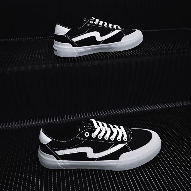 PATROBAS IVAN LC BLACK WHITE
