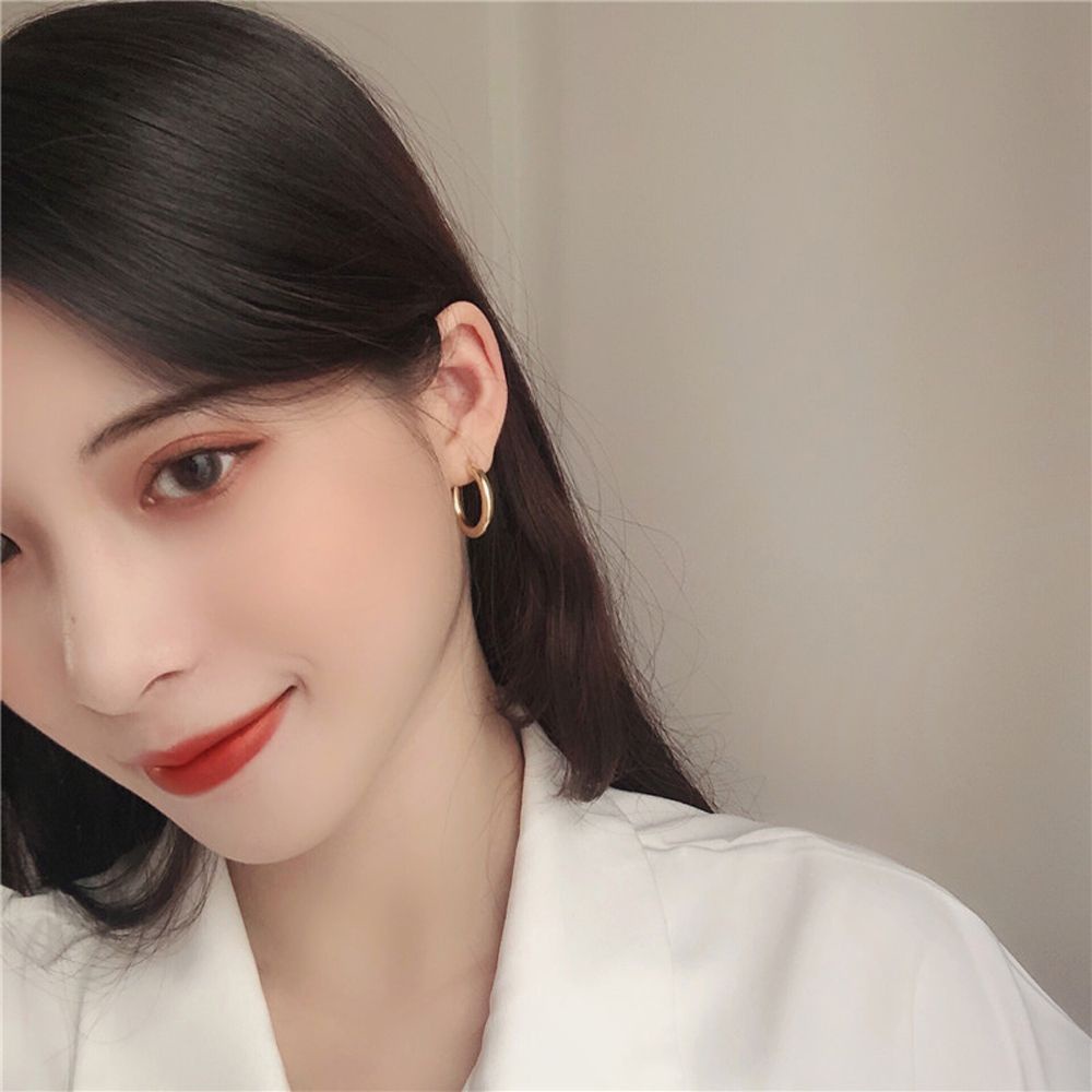 Anting Hoop Bentuk C Geometris Bulat Bahan Alloy Gaya Korea Untuk Wanita