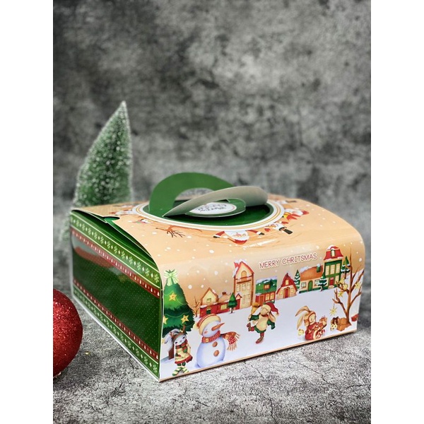 KOTAK TENTENG NATAL BOX LAPIS CAKE 22x22x10cm TEMA CHRISTMAS CANTIK