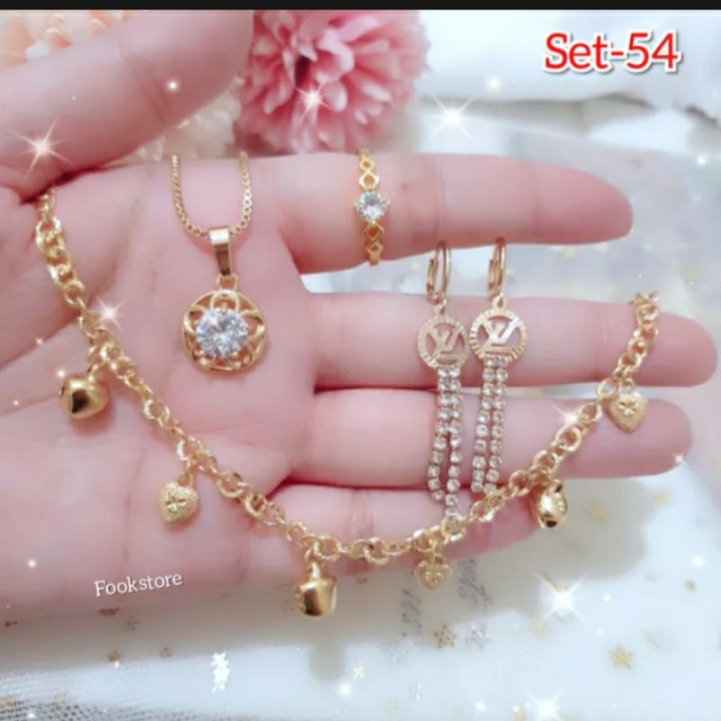 perhiasan wanita satu set lapis emas.