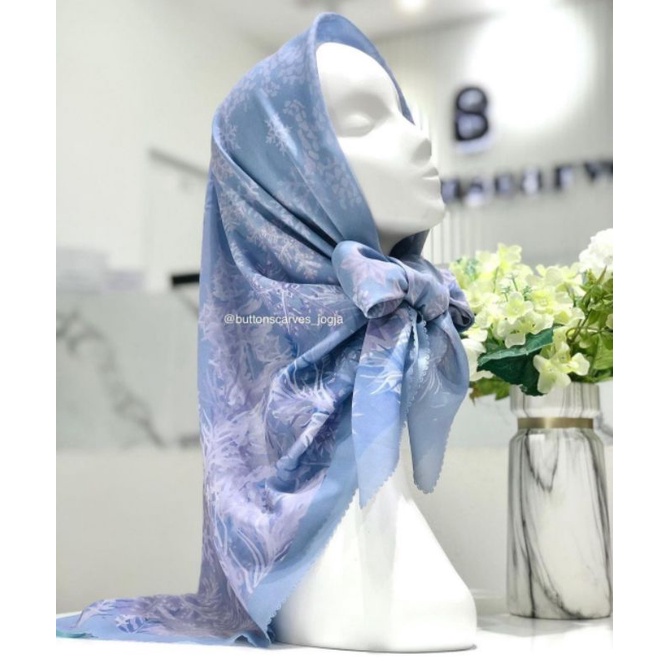 frozen aquamarine buttonscarves