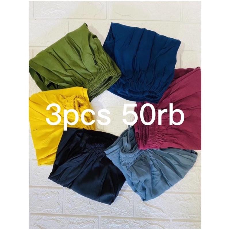 CELANA PENDEK WANITA RANDOM ATAU CAMPUR MOTIF DAN POLOS 50rb 3pcs barang Bagus