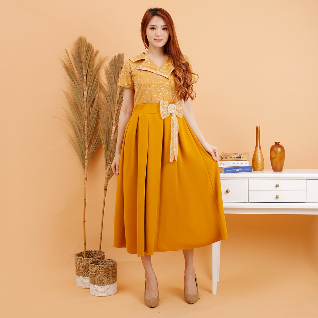 Fashion wanita #4192 , Medium dres scuba import premium kombinasi tile bordir gliter mutiara