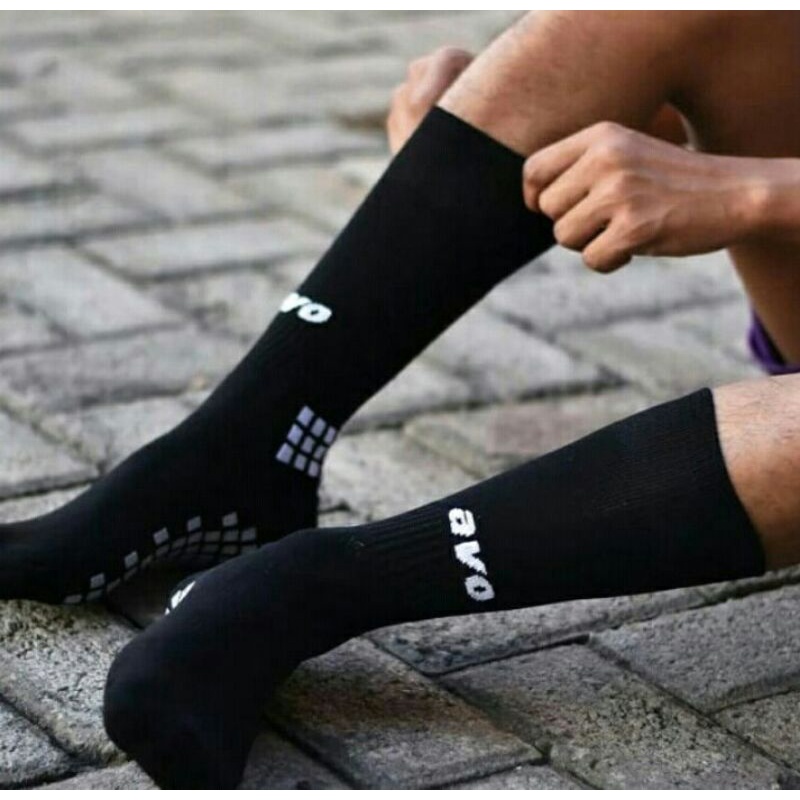 Kaos kaki futsal AVO anti slip R9 ukuran sebetis dijamin ORI