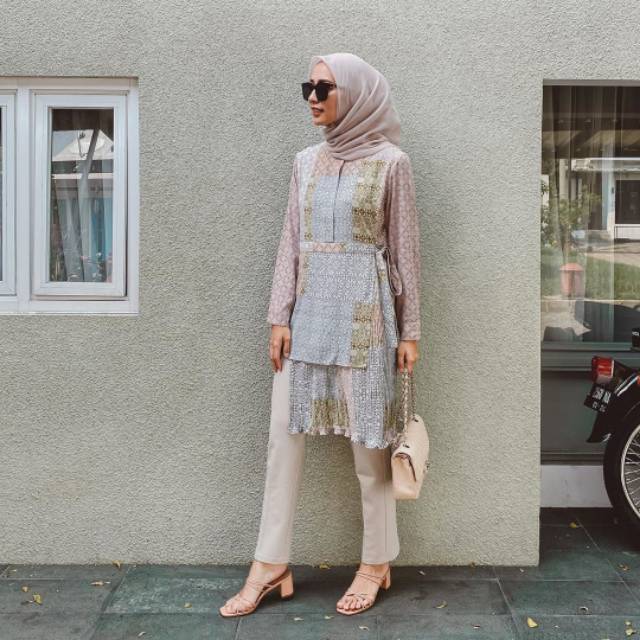 KENITRA TUNIK PLEATS HEAVENLIGHTS ASHARI SIZE M