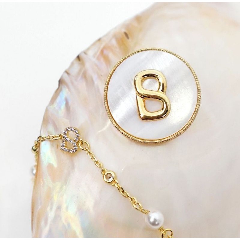 New BUTTONSCARVES white Shell Brooch