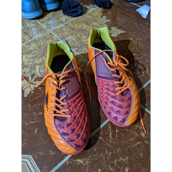 sepatu futsal mizuno ignitus III original uk 41 second layak pakai