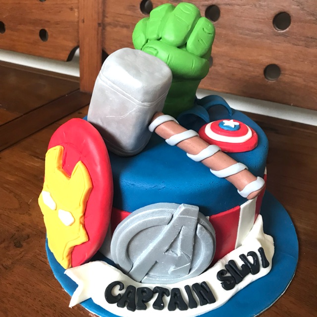 

Kue ulang tahun/Birthday Cake Avengers