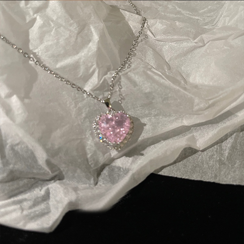 Kalung Rantai Klavikula Desain Hati Aksen Berlian Zirkon Warna Pink Gaya Jepang Korea Selatan Untuk Perempuan