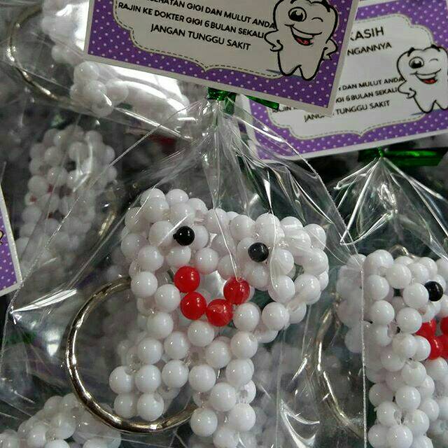 Gantungan Kunci Gigi manik-manik/mote