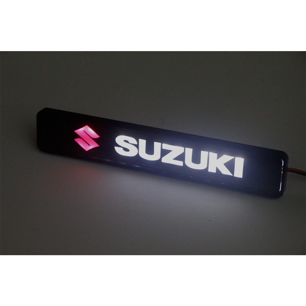 Dengan lampu LED Stiker Lencana Grille Depan Mobil With LED light Car Front Grille Emblem Badge Stickers For Suzuki Vitara Swift XL7 Presso Dzire Jimny Ciaz Celerio Ertiga