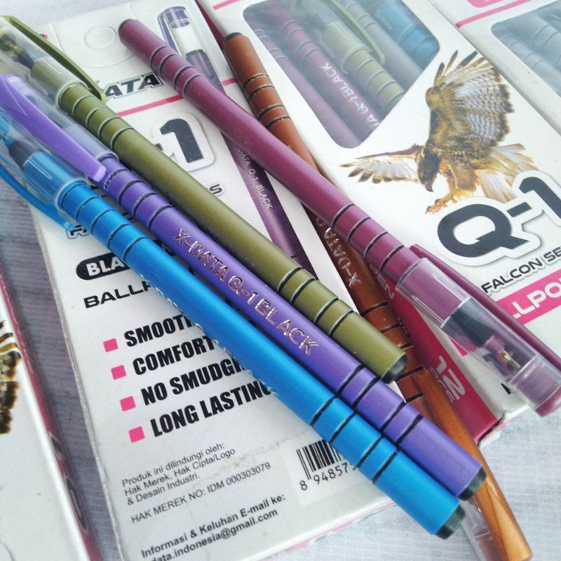 

BALLPOINT HITAM X-DATA