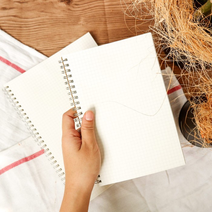 

[RESTOCK] Buku Notebook kertas Grid Kotak A5-B5 Kraft Cover Spiral Grid Notebook - B5