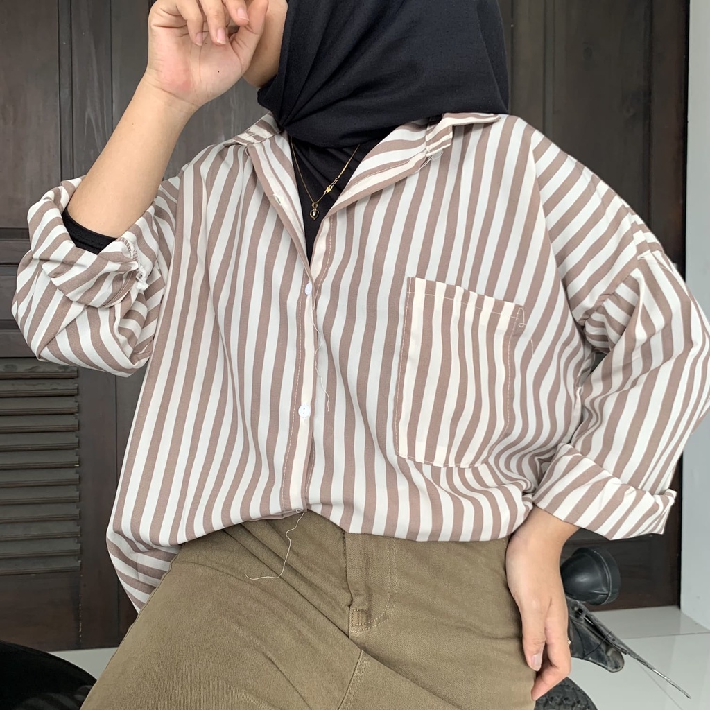 READY STOCK KEMEJA CROP TARTAN OUTER || CROP TARTAN SHIRT || OVERSIZE CROP TARTAN || KEMEJA CROP LENGAN PANJANG-MILO STRIPPY oversz