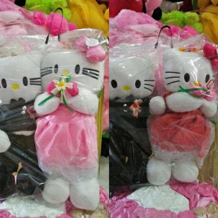 boneka hello kitty pengantin sepasang
