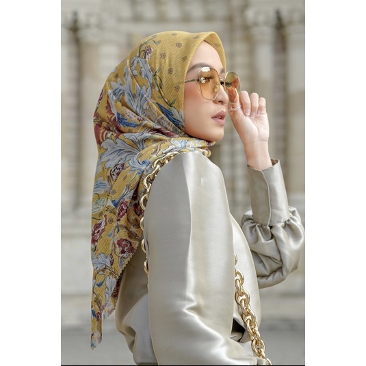 Buttonscarves Royale Yellow